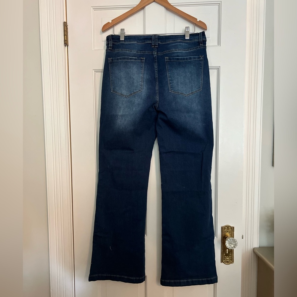 Wide leg stretchy jeans, never worn - Picture 2 of 3